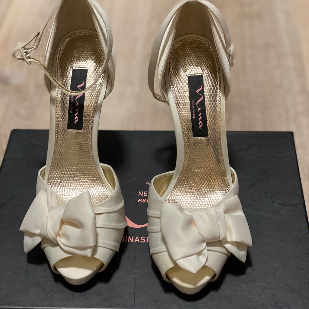Satin Ivory wedding/formal shoes size 6
